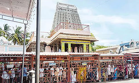 திருவண்ணாமலை கோவிலில் 3 மணி நேரம் காத்திருந்து பக்தர்கள் தரிசனம்