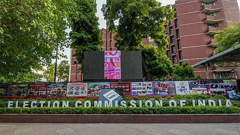 திரிணாமுல் காங்கிரஸ் கட்சியின் சின்னம் முடக்கம்- தேர்தல் ஆணையம் நடவடிக்கை