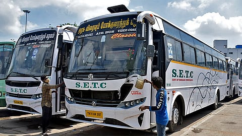 வார விடுமுறை: தமிழகம் முழுவதும் 2 ஆயிரத்து 655 சிறப்பு பஸ்கள் இயக்கம்