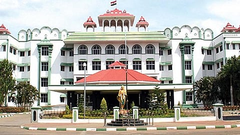 மீனாட்சி அம்மன் கோவில் அறங்காவலர்கள் தொடர்பான வழக்கு தள்ளுபடி