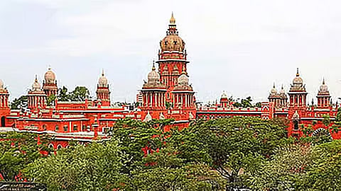 சீமைக் கருவேல மரங்களை அகற்ற நிதியை விடுவிக்க வேண்டும் - வைகோ தொடர்ந்த வழக்கில் தமிழக அரசுக்கு ஐகோர்ட்டு உத்தரவு