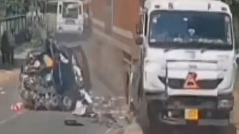 கார் மோதி விபத்து