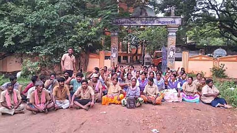 உளுந்தூர்பேட்டை நகராட்சியில் தூய்மைப் பணியாளர்கள் திடீர் வேலை நிறுத்த போராட்டம்.