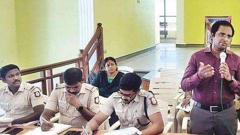 குலசை தசரா திருவிழா, பாதுகாப்பு குறித்த ஆலோசனைக் கூட்டம், வேடம் அணியும் பக்தர்களுக்கு கடும் கட்டுப்பாடுகள்