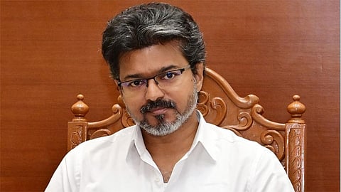 அமைச்சரவையை மாற்றம் செய்ய முதல்-அமைச்சர் விஜய் தீவிர ஆலோசனை