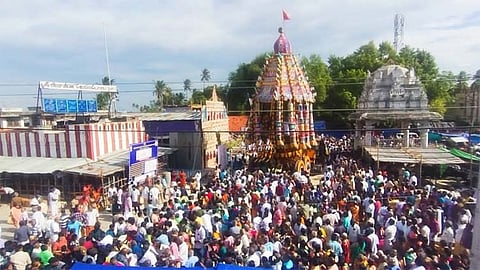 குணசீலம் ஸ்ரீபிரசன்ன வெங்கடாஜலபதி கோவிலில் தேரோட்டம் விமரிசையாக நடைபெற்றது.