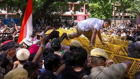 ராகுல், பிரியங்கா கைது