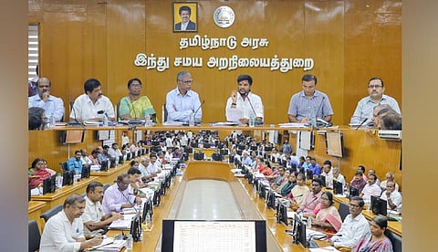 இந்து சமய அறநிலையத்துறை செயல்பாடுகள் குறித்து அமைச்சர் ரமேஷ் தலைமையில் சீராய்வுக் கூட்டம்