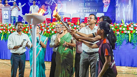 மருத்துவக் கல்லூரிகளுக்கு இடையேயான விளையாட்டு போட்டிகள் - அமைச்சர் அருண்ராஜ் தொடங்கி வைத்தார்