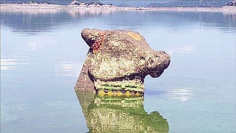 nandi statue
