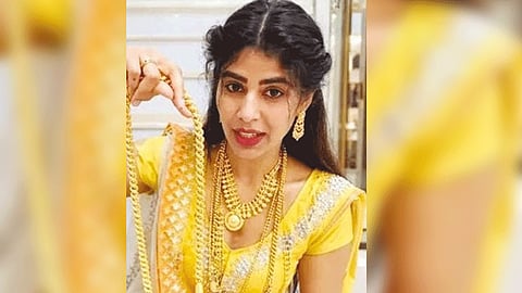 நெல்லை காண்டிராக்டரிடம் நகை பறித்ததாக வழக்கு: பெண் யூடியூபர் மீதான புகாரில் விசாரணை தொடங்கியது