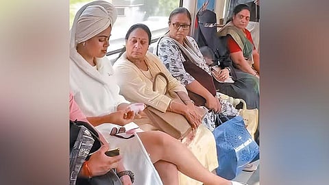 மெட்ரோவில் வித்தியாசமான பயணம் - பெண்ணின் வீடியோ வைரல்