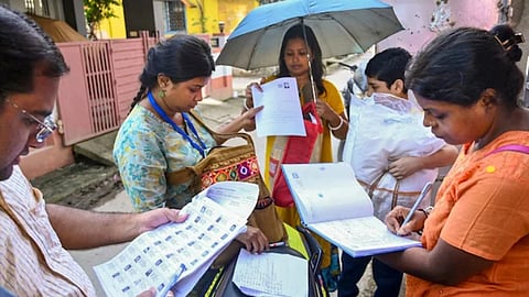 தமிழகம் உள்பட 17 மாநிலங்களில் வாக்காளர் பட்டியல் சிறப்பு சுருக்கத் திருத்தம்: தேர்தல் ஆணையம் அறிவிப்பு