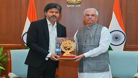 கவர்னர் அர்லேகருடன் முதல்-அமைச்சர் விஜய் சந்திப்பு