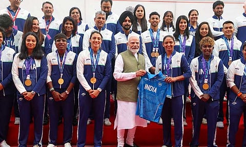 ஆசிய விளையாட்டு போட்டி பதக்க வெற்றியாளர்களை சந்தித்த பிரதமர் மோடி