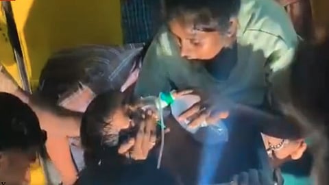 மாவு அரைக்கும் இயந்திரத்தில் சிக்கிய 2 வயது சிறுவன் பத்திரமாக மீட்பு.