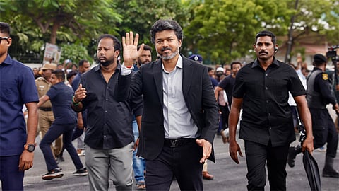 தீபாவளி பண்டிகை: ரேஷன் அட்டைதாரர்களுக்கு இலவச மளிகை தொகுப்பு - முதல்-அமைச்சர் விஜய் ஆலோசனை