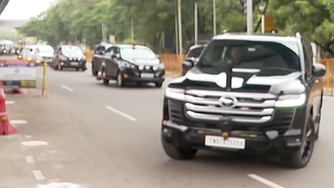 தனி விமானம் மூலம் கோவை புறப்பட்டார் முதல்-அமைச்சர் விஜய்