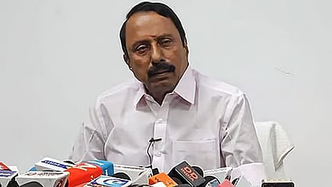 பால், மருந்துகளை முன்பே வாங்கி வைத்து கொள்ளுங்கள்: அமைச்சர் செங்கோட்டையன் பேட்டி