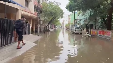 சென்னையில் இன்றும் மிக கனமழை பெய்யும் - வானிலை மையம் எச்சரிக்கை