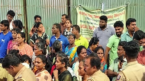 புது வண்ணாரப்பேட்டையில் 24 மணி நேரத்துக்கும் மேலாக மின்தடை! பொதுமக்கள் சாலை மறியல்