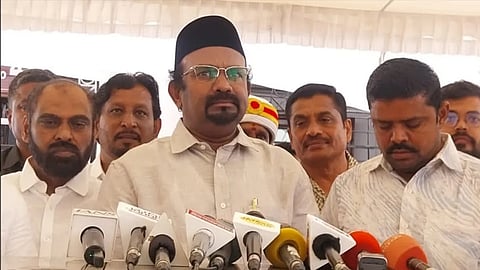 சந்தனக்கூடு திருவிழாவில் எந்தவொரு அரசியல் தலையீடும் இல்லை; அமைச்சர் ஷாஜகான் விளக்கம்