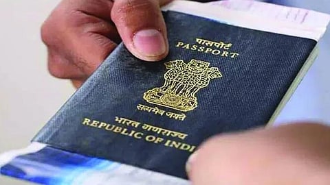 சட்டவிரோதமாக 2 பாஸ்போர்ட் வைத்திருந்த வாலிபர் மீது வழக்குப்பதிவு.