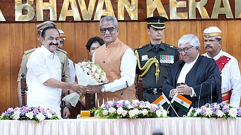 கேரளத்தின் 29-வது கவர்னராக ஓம் பிரகாஷ் மாத்தூர் பதவியேற்பு