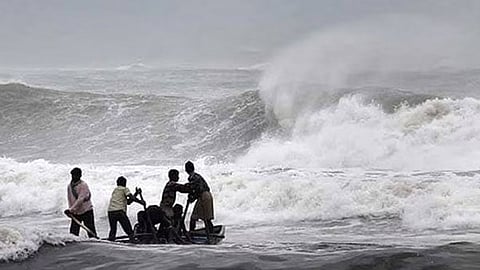வங்கக்கடலில் புயல் உருவாக வாய்ப்பு.. 29-ம் தேதிவரை மீனவர்கள் கடலுக்கு செல்லத்தடை