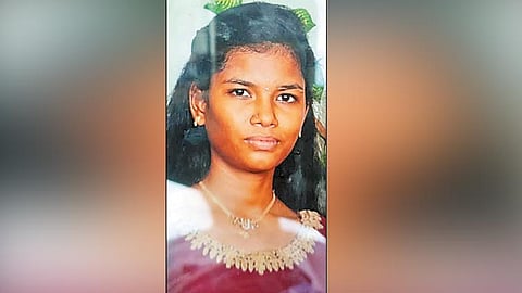 10-ம் வகுப்பு மாணவி தூக்குப்போட்டு தற்கொலை.