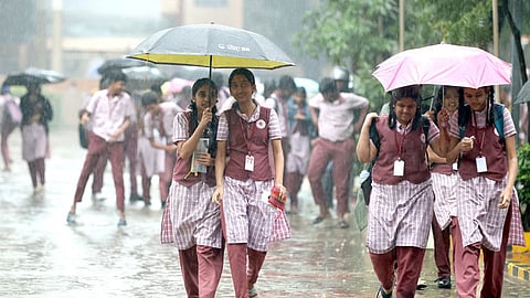கனமழை எதிரொலி: கோவையில் பள்ளிகளுக்கு நாளை விடுமுறை