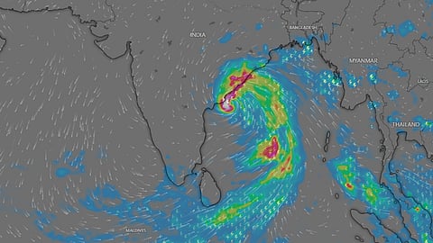 அர்னாப் புயல் கரையை கடக்கத் தொடங்கியது - வானிலை ஆய்வு மையம்