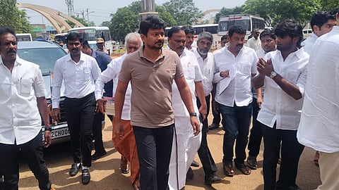 அன்பில் மகேசை சந்திக்க புழல் மத்திய சிறைக்கு உதயநிதி ஸ்டாலின் வருகை