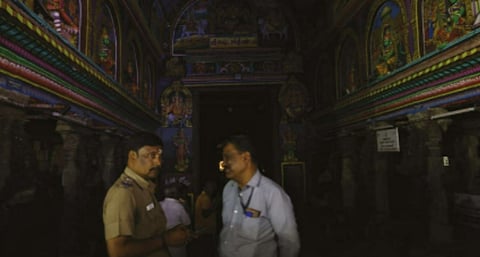 மீனாட்சி அம்மன் கோவில் மின் தடை