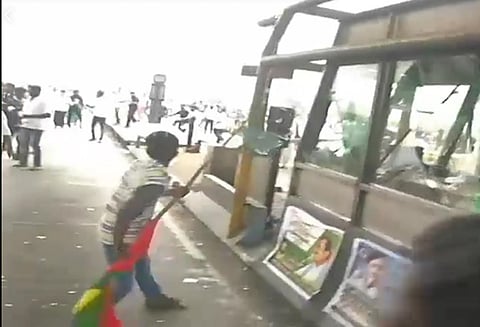 சுங்கச்சாவடியில் தாக்குதல் - தமிழக வாழ்வுரிமை கட்சியினா கைது