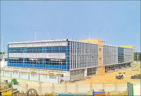 மாதவரத்தில் அடுக்குமாடி பஸ் நிலையம் கட்டும் பணி தீவிரம்