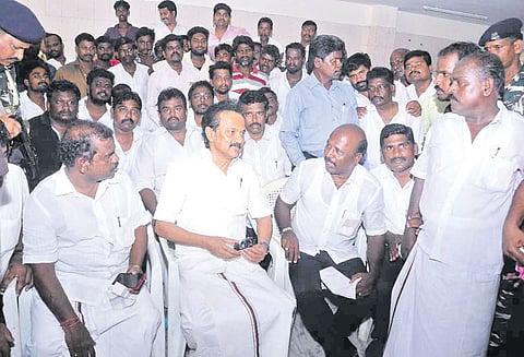 அ.தி.மு.க. நடத்தும் போராட்டம் கபட நாடகம் மு.க.ஸ்டாலின் தாக்கு