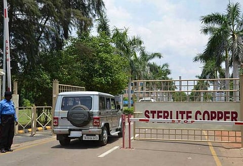 பாதுகாப்பு வழங்கக் கோரி, ஸ்டெர்லைட் நிறுவனம் உயர்நீதிமன்ற மதுரை கிளையில் மனு