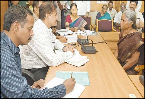 குரங்கணி தீ விபத்து அறிக்கை 2 மாதங்களில் சமர்ப்பிக்கப்படும் முதன்மைசெயலாளர் அதுல்ய மிஸ்ரா பேட்டி