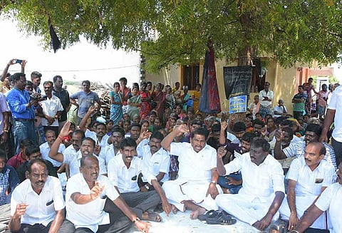 ஸ்டெர்லைட் ஆலையை மூட வலியுறுத்தி தொடரும் போராட்டம் மேலும் 6 கிராமங்கள் ஆதரவு