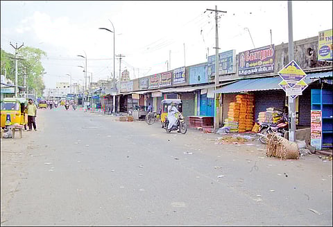 காஞ்சீபுரம், திருவள்ளூர் மாவட்டங்களில் கடையடைப்பு போராட்டம்