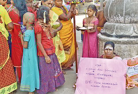 சென்னையை சேர்ந்த சமூக சேவகி தர்ணா