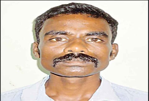 மேல்மலையனூர் அருகே பயங்கரம்: கத்தியால் குத்தி மனைவி கொலை