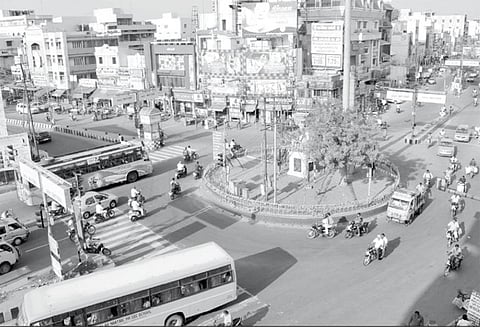 கரூரில் போக்குவரத்து நெரிசலை குறைக்க மேம்பாலம் கட்ட திட்டம்