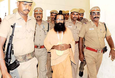 சிறையில் செல்போன் கைப்பற்றப்பட்ட வழக்கில் சாட்சிகளிடம் குறுக்கு விசாரணை நடத்திய முருகன்