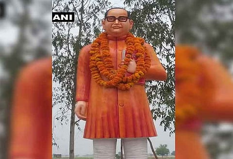 உத்திர பிரதேசத்தில் காவி நிறத்தில் அம்பேத்கர் சிலை திறப்பு