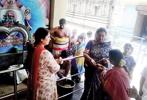 திருப்பாற்கடல் பெருமாள் கோவிலில் பிரேமலதா விஜயகாந்த் சாமி தரிசனம்