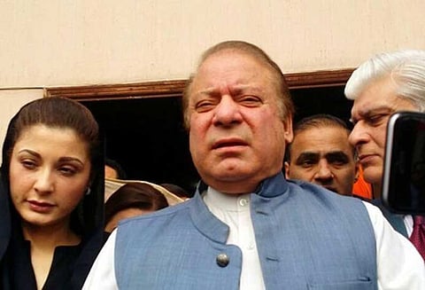 பாகிஸ்தான் முன்னாள் பிரதமர் நவாஸ் ஷெரீப் தேர்தலில் போட்டியிட வாழ்நாள் தடை