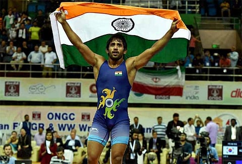 காமன்வெல்த் : மல்யுத்தப் போட்டி 65 கிலோ எடைப்பிரிவில், இந்தியாவின் பஜ்ரங் புனியா தங்கப்பதக்கம்