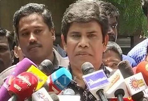 ரஜினிகாந்த்தை கார்னர் செய்கிறார்கள், ஏன் என்று தெரியவில்லை நடிகர் ஆனந்தராஜ்